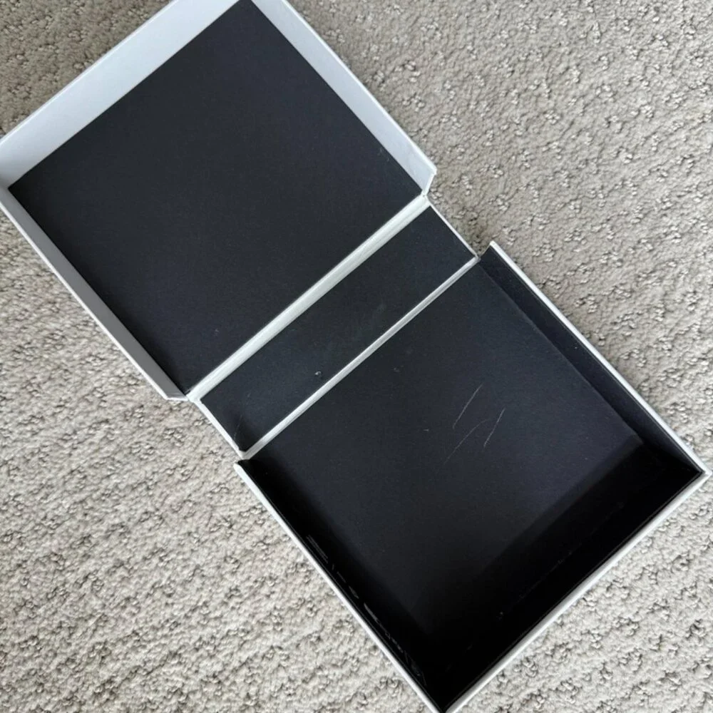 Loewe White Box Gifting Holiday Closet Organziation - Picture 5 of 6